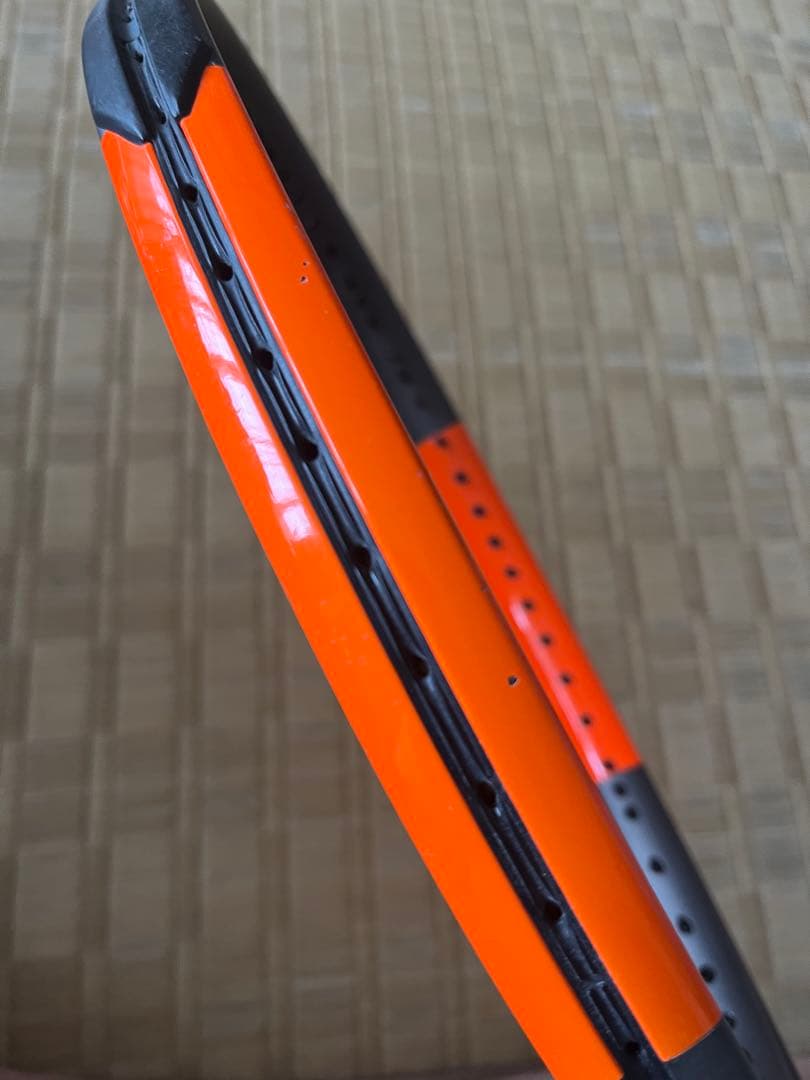 BURN 100 テニスラケット オレンジ/黒