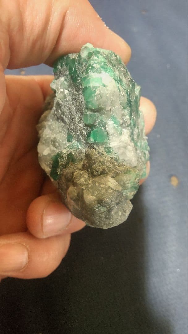 天然エメラルド原石、パキスタン産