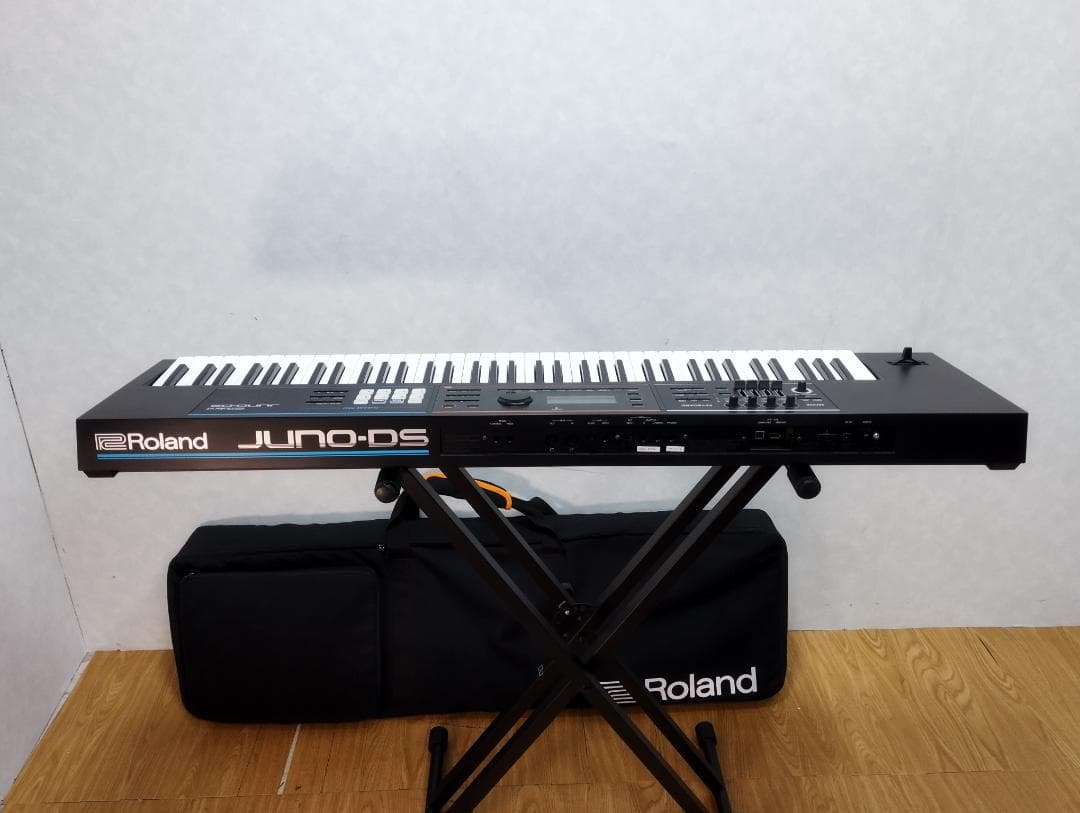 たむらけ様直接引き取りS♢858 ROLAND シンセサイザー＆モニターアンプ