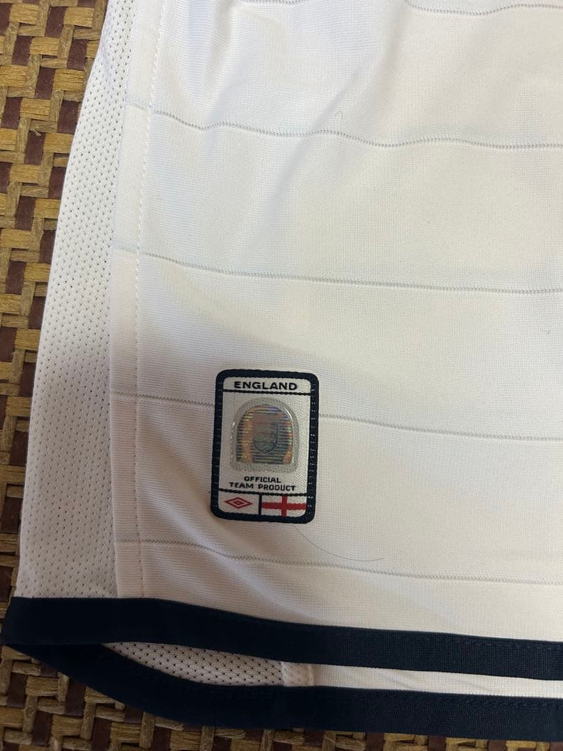 2004 イングランド代表 ベッカム サイン入りシャツ 7 ギャランティ付き