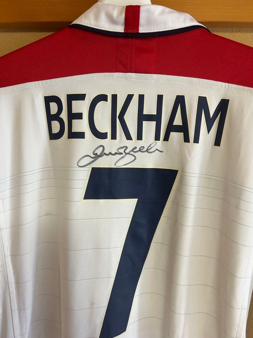 2004 イングランド代表 ベッカム サイン入りシャツ 7 ギャランティ付き