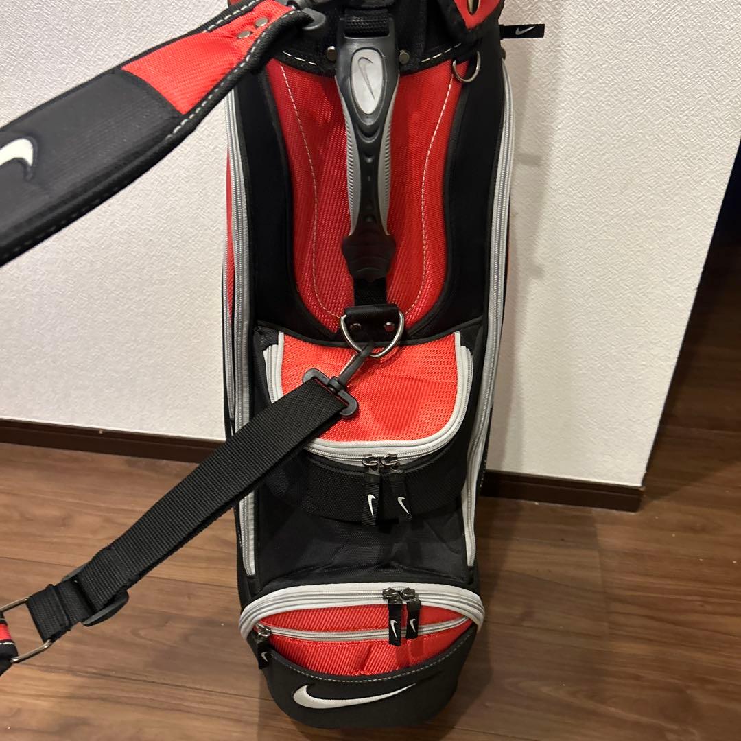 美品ナイキ レッド/ブラック 赤/黒　布地　軽量 ゴルフバッグ キャディバッグ