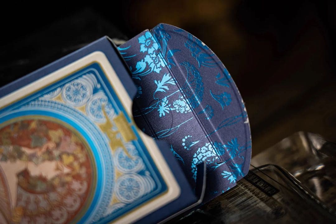 【未使用】限定生産ミュシャ高級トランプ Mucha Holo Boxset