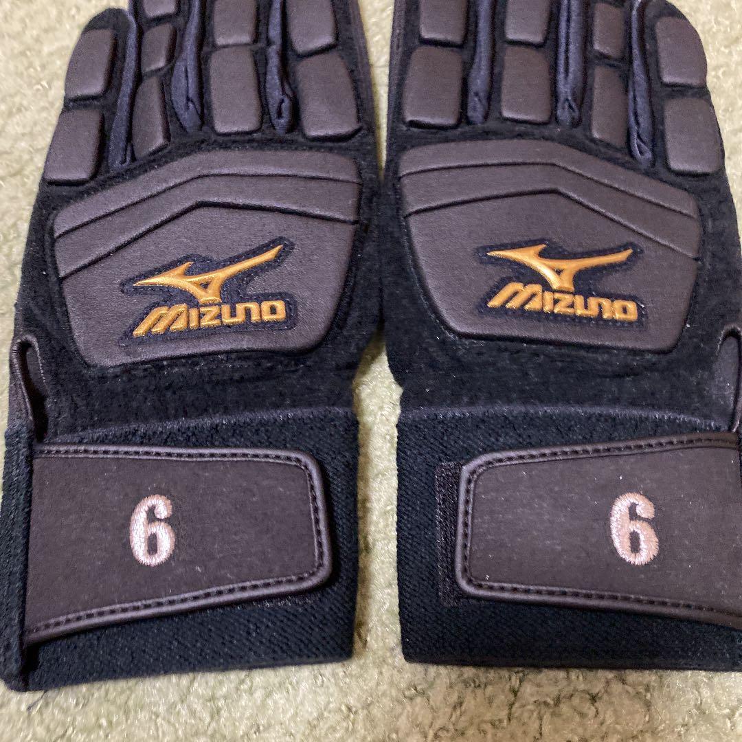 中田　翔　選手　走塁グローブ