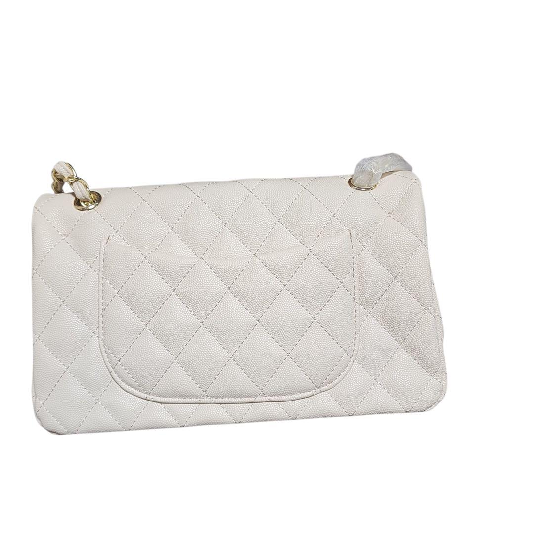 l*様 CHANEL　ショルダーバッグ　ベージュ　キルティング　ノベルティ　シャ