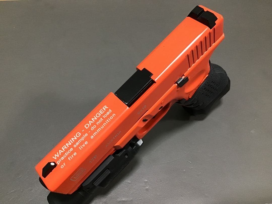 GLOCK 17 ガスガン マガジン2本＋ラバーグリップ＋マルイライト他付