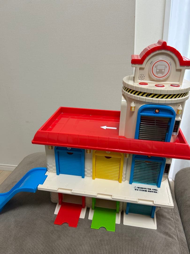 ちびっこバス　タヨ　エレベーター車庫　ガレージ