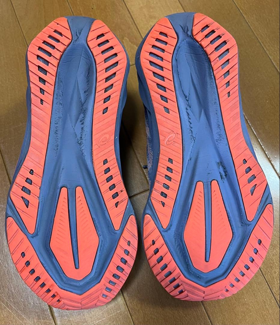 アシックス　ノヴァブラスト5 NOVABLAST 5 25.5cm