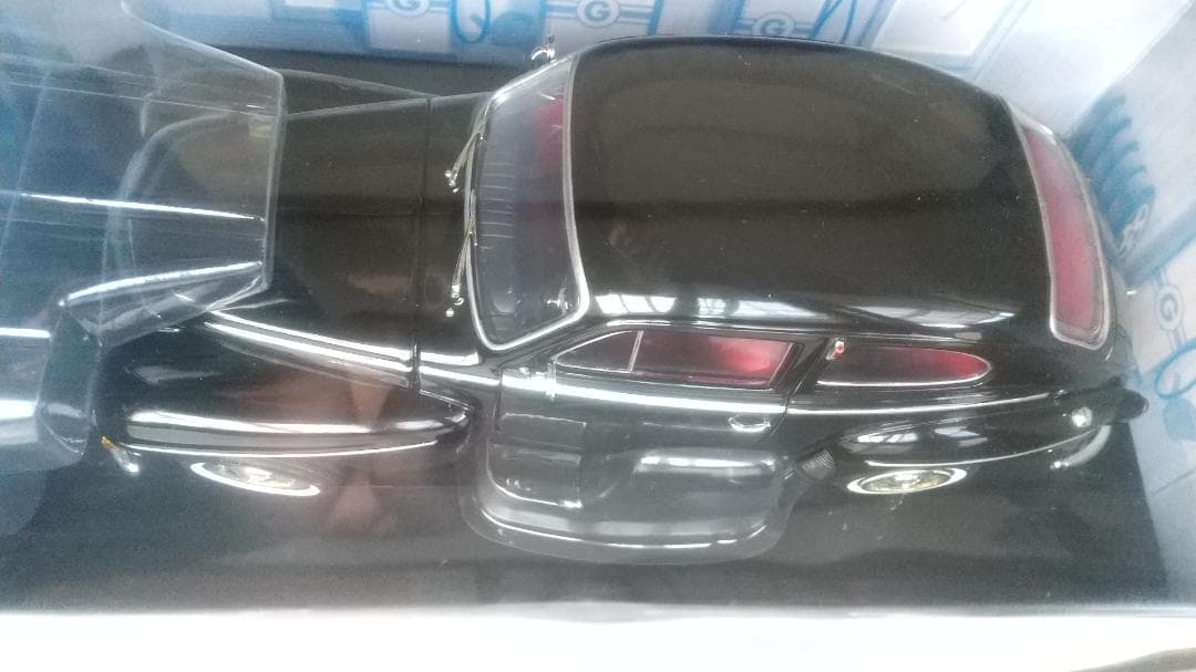 Revell ボルボ PV 544 ミニカー 1/18 ブラック