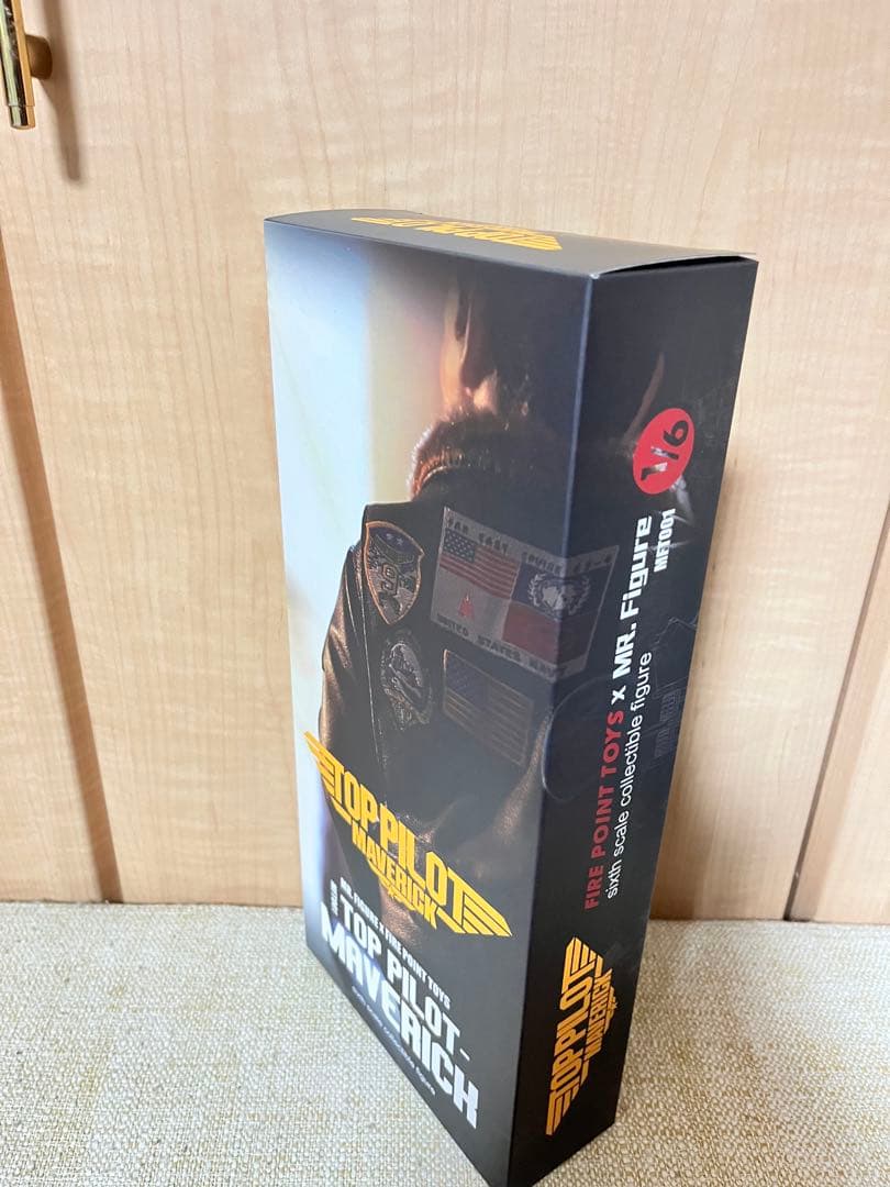 新品未開封『トップガン』1/6トムクルーズと1/100ダークスターのセット