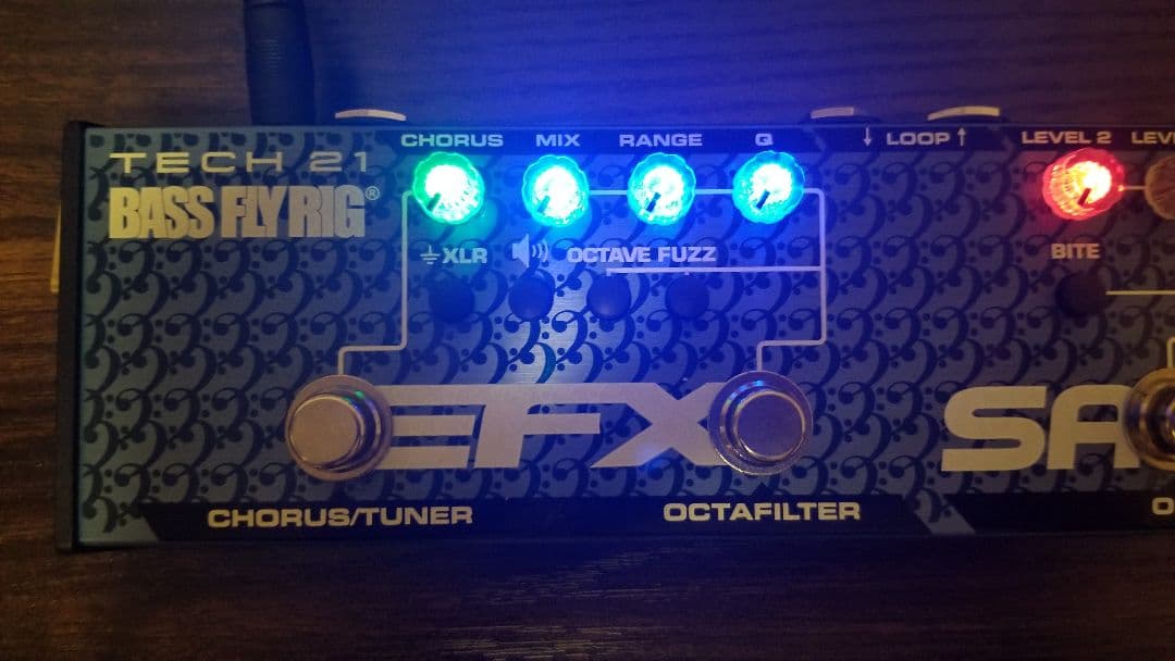 Tech21 BASS FLY RIG V2 Sansamp ソフトケース付属