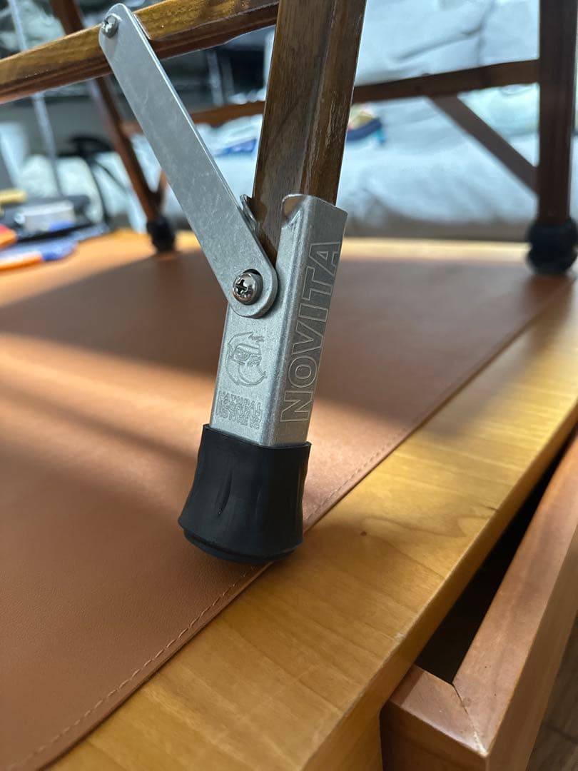 カーミットチェアウォールナット　ガラクダ　ヒジラク　ノビタ　ブラックデザイン