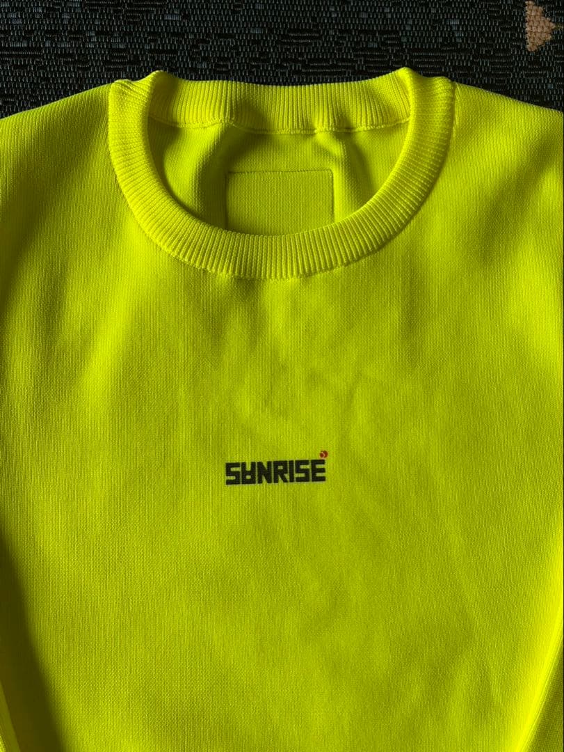 SUNRISE サンライズ　ネオンセーター