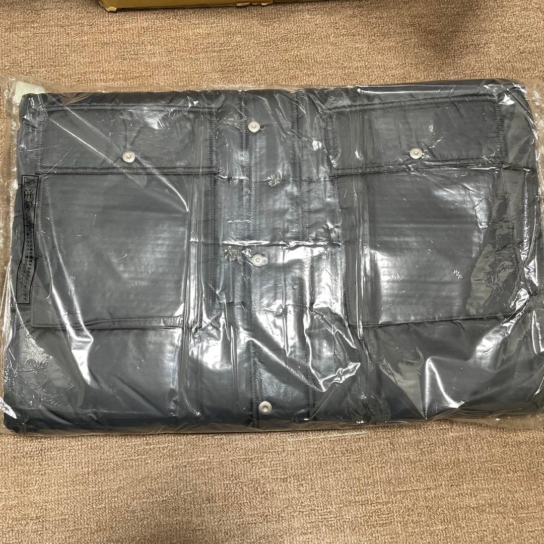 新品 PUMAプーマダウンベンチコート 862252 チャコールグレー Lサイズ