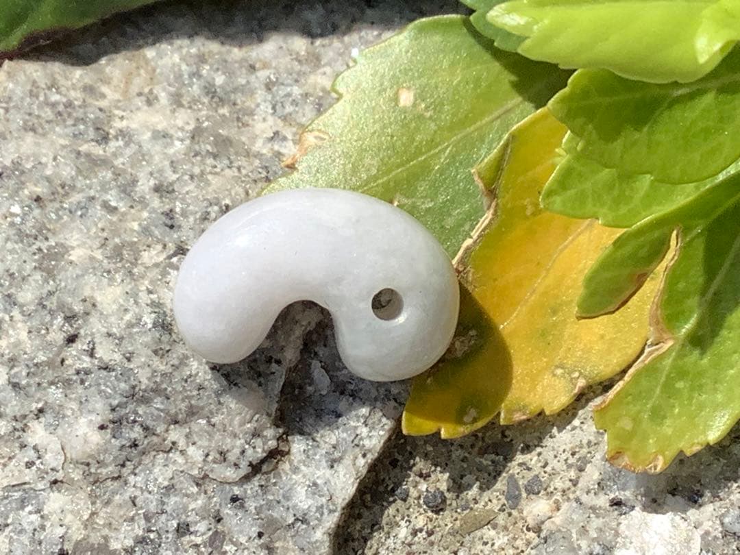 ✳自信の安価卸し　糸魚川翡翠勾玉　本物アイスジェイド鑑別書付　選別出品‼️