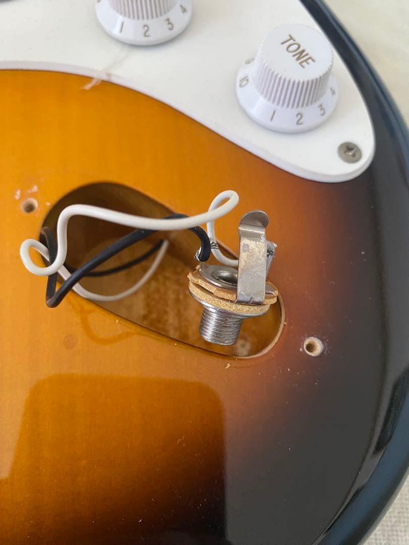 Squier by Fender フェンダー