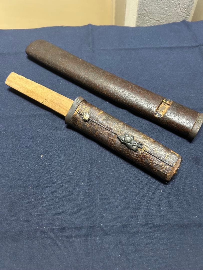 【希少品】装飾短刀 木製刃付き 切羽 目貫 目釘 斬鉄剣