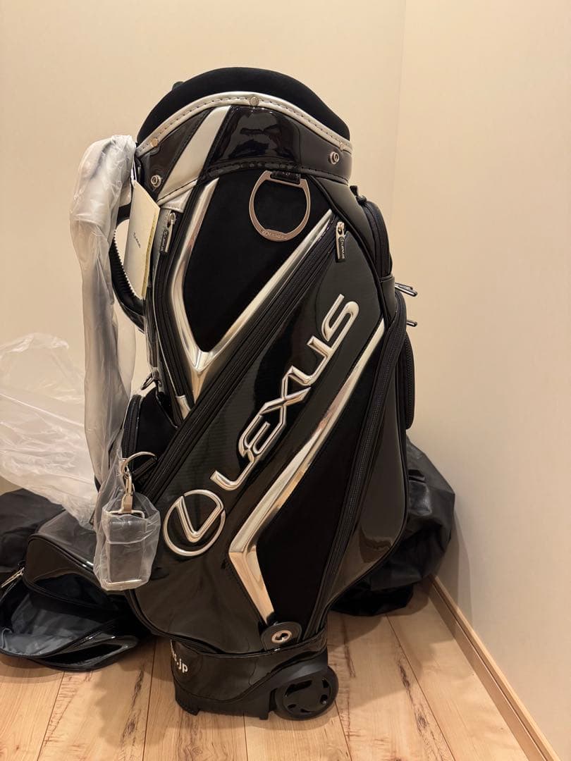 未使用シーリグ付き非売品！ご成約者用レクサス　ゴルフキャディバック最上位モデル。