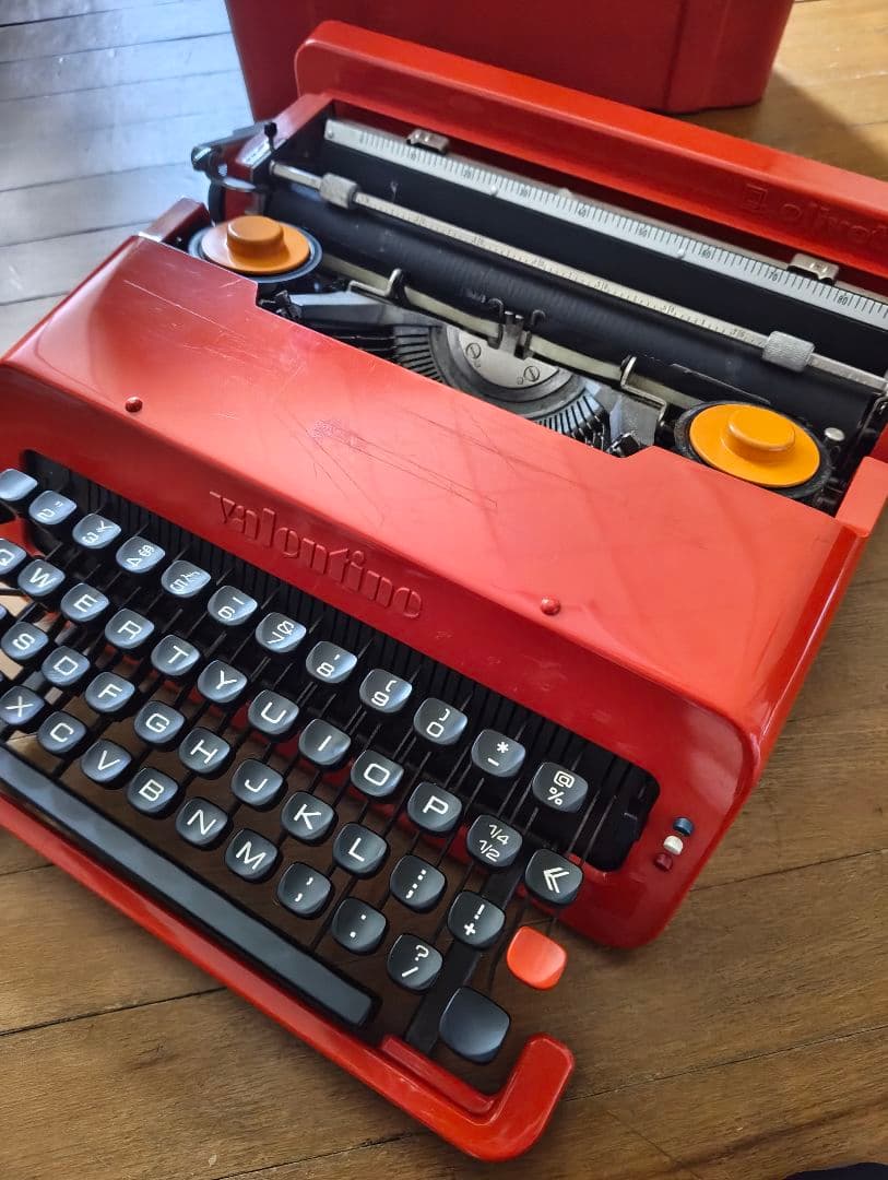 タイプライター Olivetti Valentine オリベッティ バレンタイン
