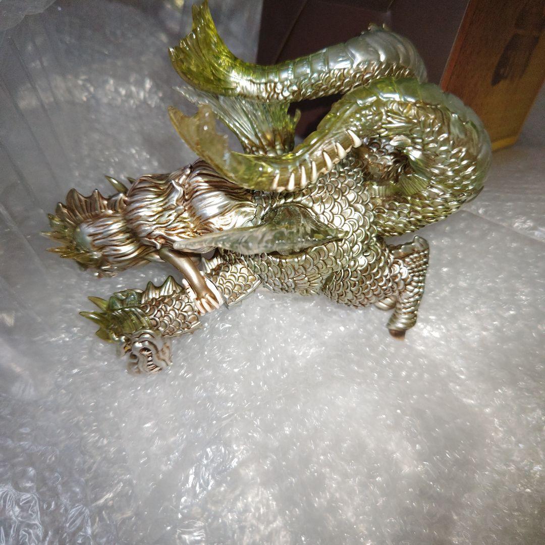 怪獣女王　DRAGORA　フィギュア　ソフビ