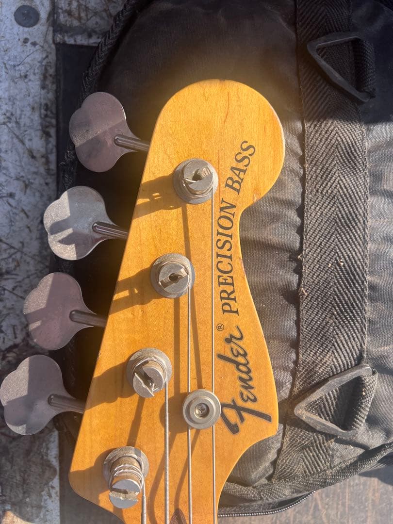Fender Precision Bass (日本製)