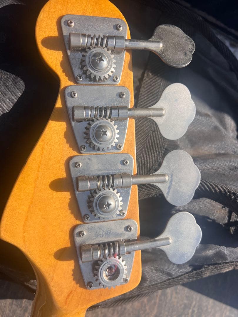 Fender Precision Bass (日本製)