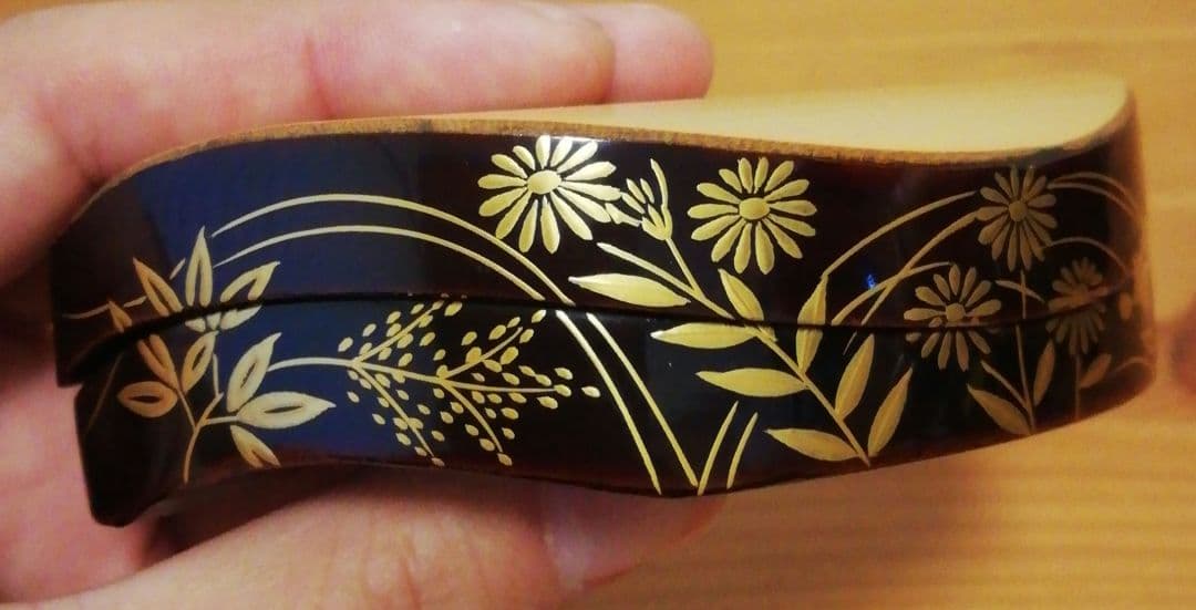 道場宗廣作　鵬雲斎好　蒔絵　秋草　三日月　升　香合　共箱　茶道具