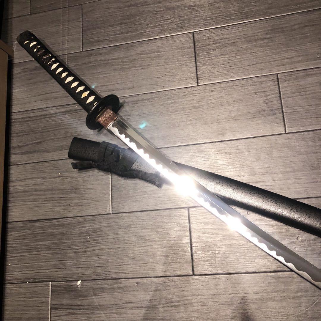 高級模造刀　居合刀　優波紋　黒拵え