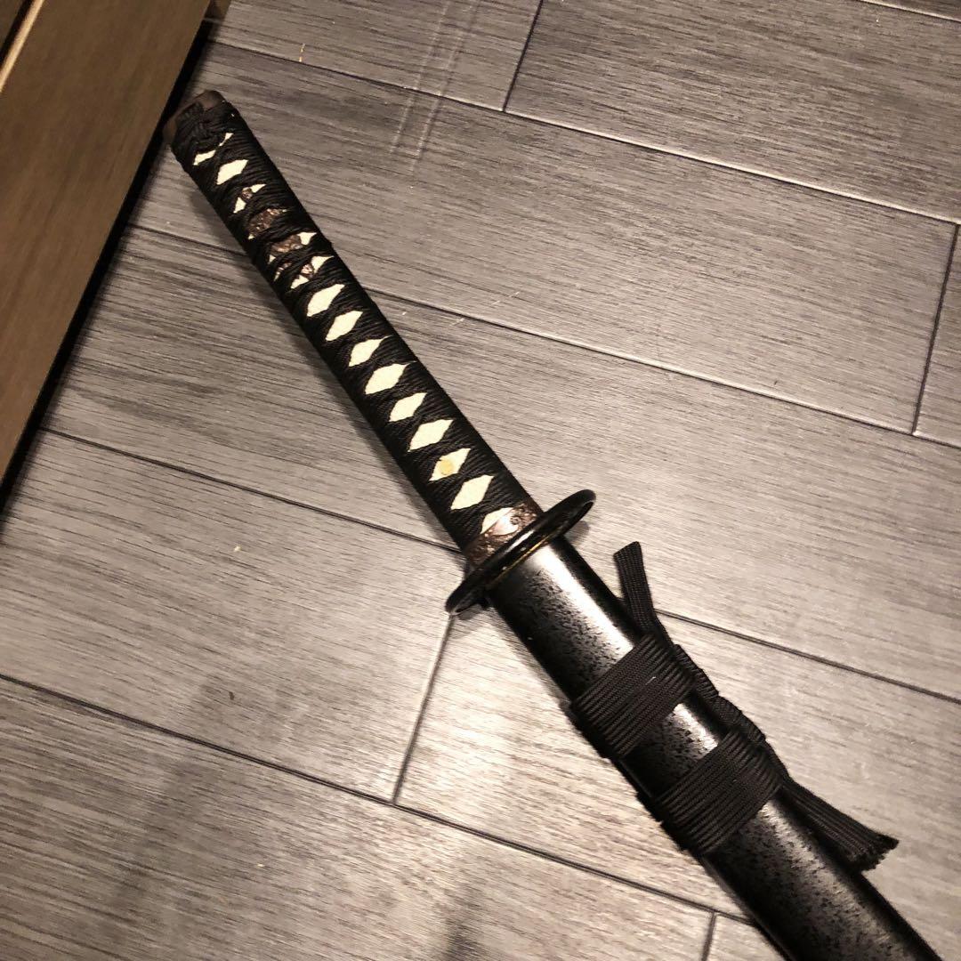 高級模造刀　居合刀　優波紋　黒拵え