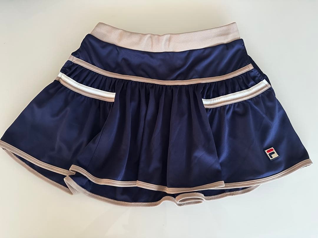 FILA スカート付きスポーツウェア ベージュ/ネイビー　Mサイズ