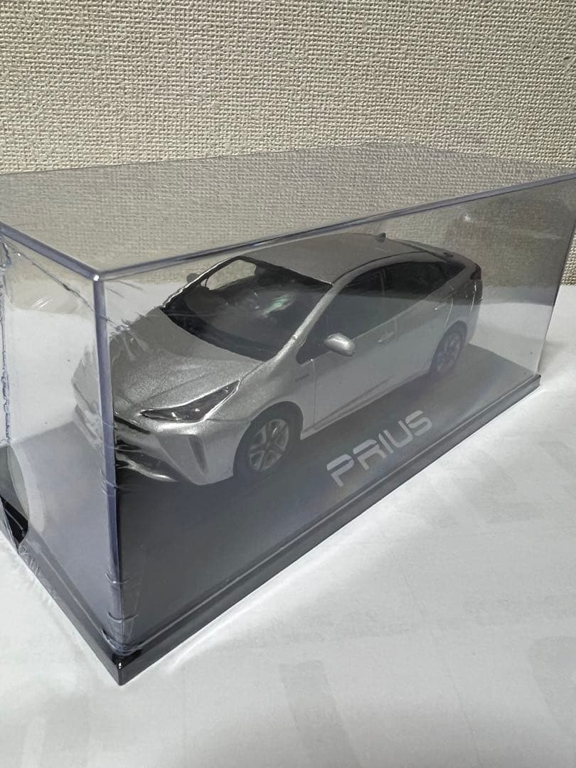 【非売品】 トヨタ プリウス ミニカー シルバーメタリック　1/30