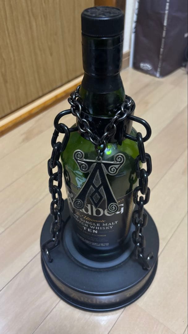 アードベッグ　ボトルディスプレイとボトルキープネック