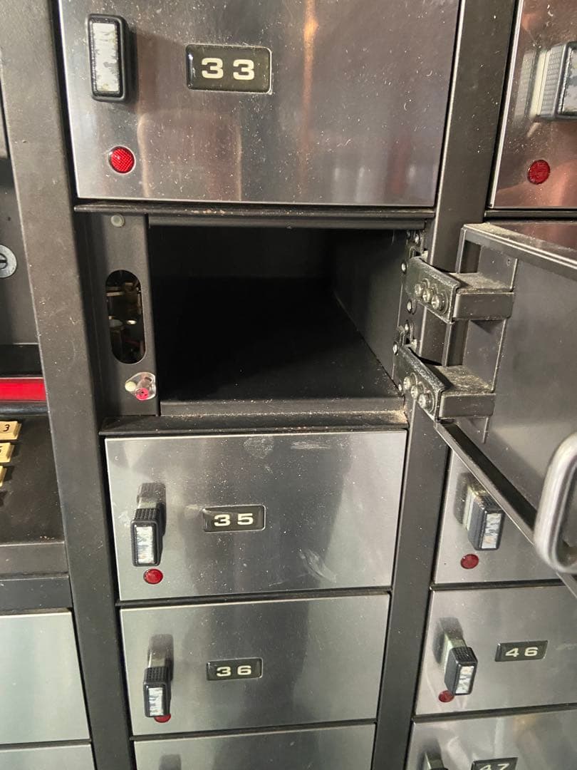 【引取り限定】貴重品ロッカー テンキー式