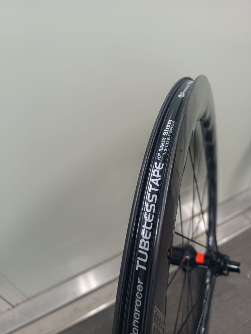 中華カーボンホイール　700cディスク