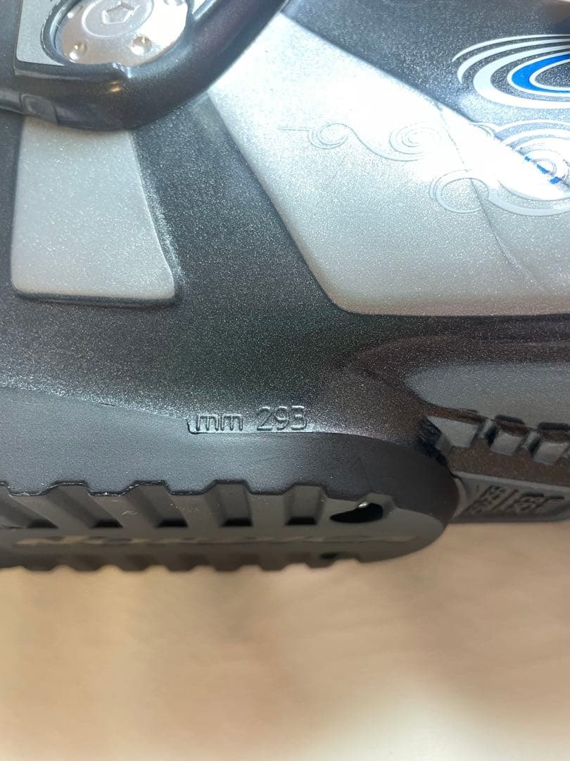 新品Nordica スキー用ブーツ 男女OKグレー/シルバー　タグ付き