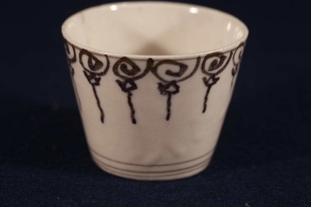 253 古瀬戸染付瓔珞図蕎麦猪口　江戸時代