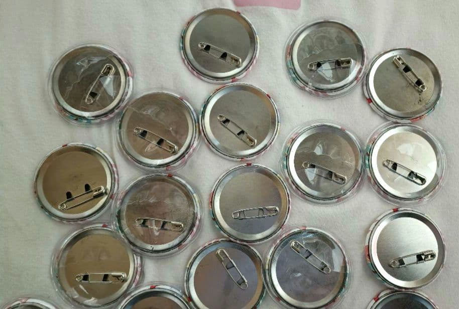 すとぷり　莉犬　缶バッチ　2021　newyear 等身　ニューイヤー