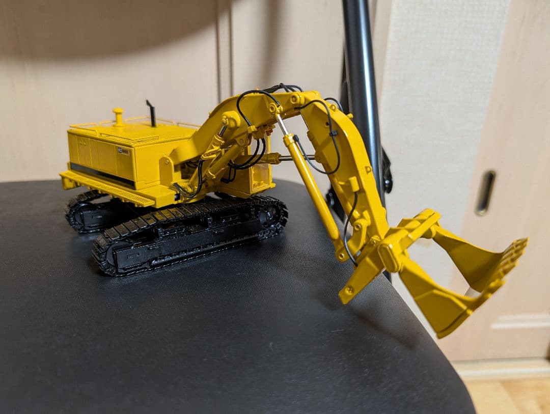 絶版品　CCM CAT 245 Front Shovel 1/50