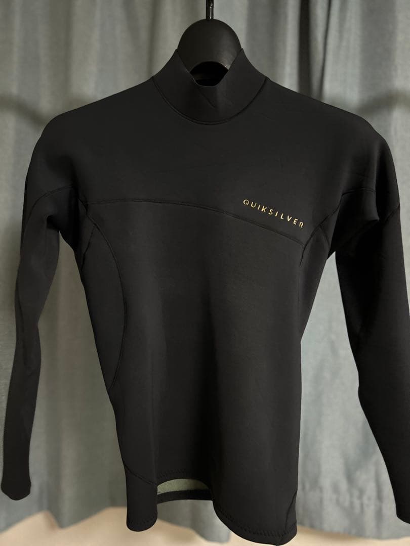 【美品】Quiksilver タッパー ブラック