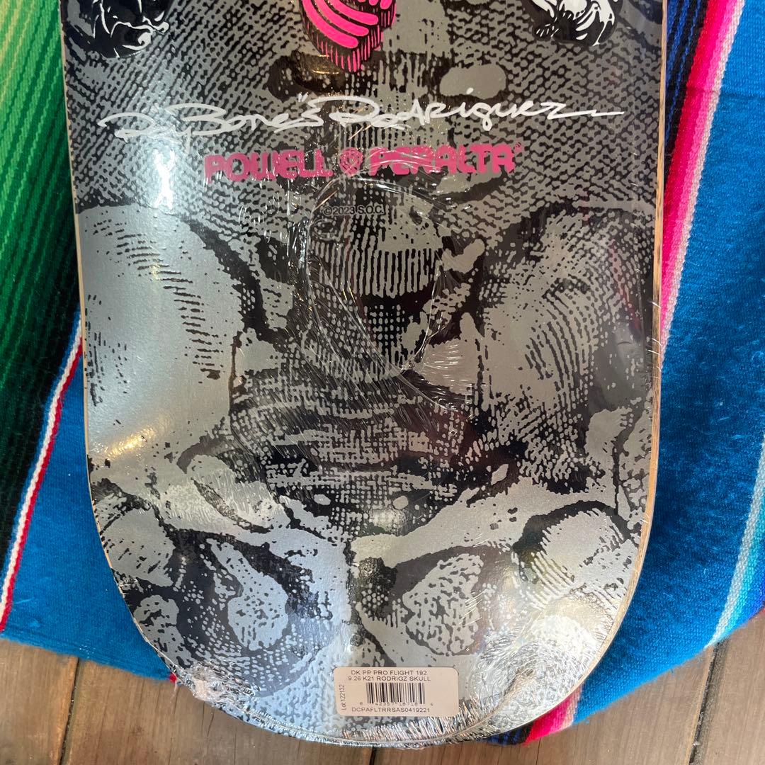 Powell レイ・ロドリゲス スカル＆ソード スケボーデッキ　9.265㌅