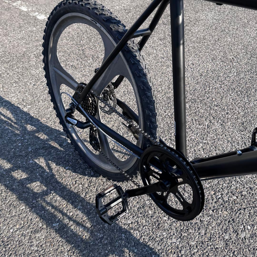 クロスバイク　26インチ　アルミブレードホイール　後付け7段変速　タイヤ新品　黒