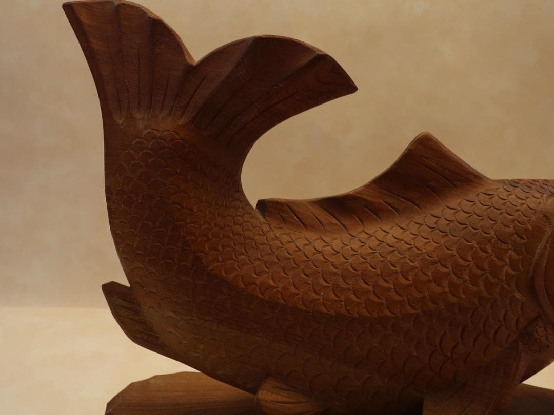 木製 魚の彫刻 伝統工芸品