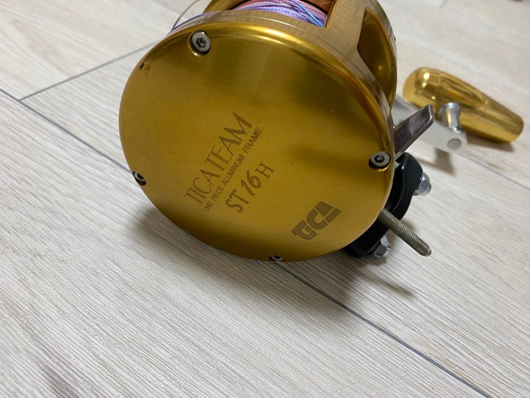 TICA TEAM ST16H ゴールド両軸リール