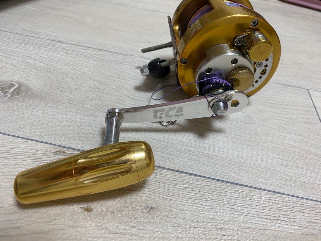 TICA TEAM ST16H ゴールド両軸リール