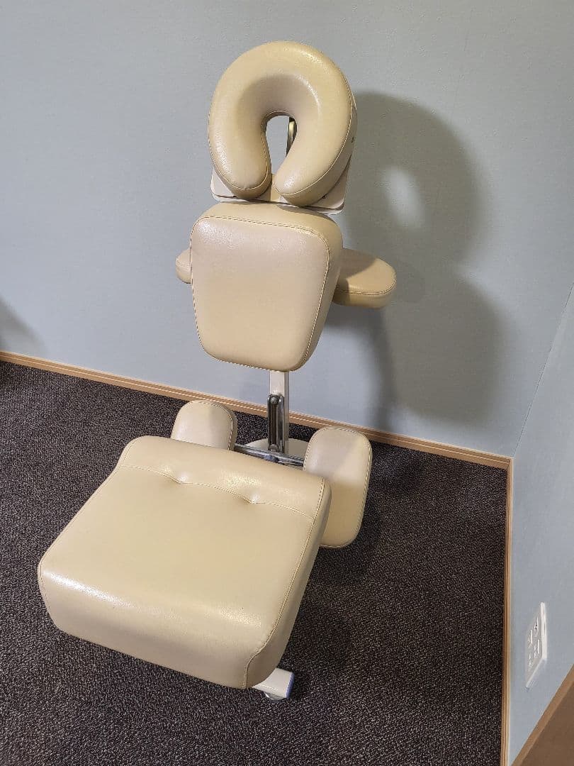 高田ベッド製　施術チェア