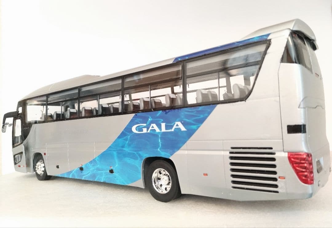 1/32 いすゞガーラスーパーハイデッカ 素人組立品