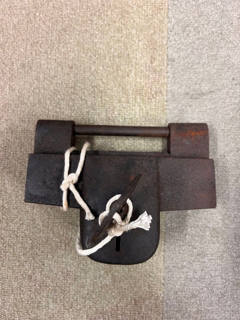 アンティーク　古民芸　蔵　戸　古い江戸　明治　大正　和鍵　鍵前鉄瓶