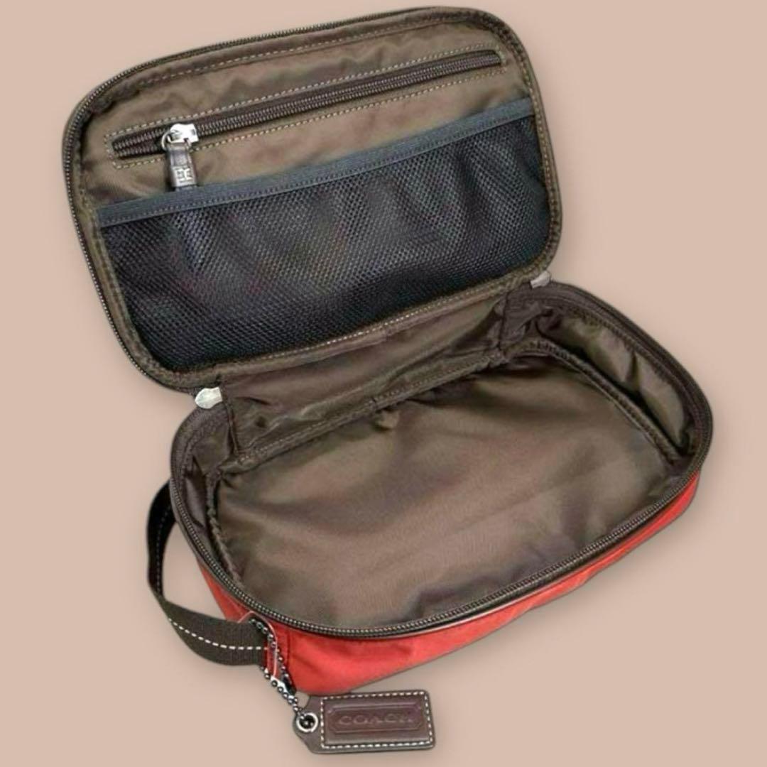 【COACH】コーチ　トラベルポーチ　コスメポーチ　化粧ポーチ　旅行　収納　新品