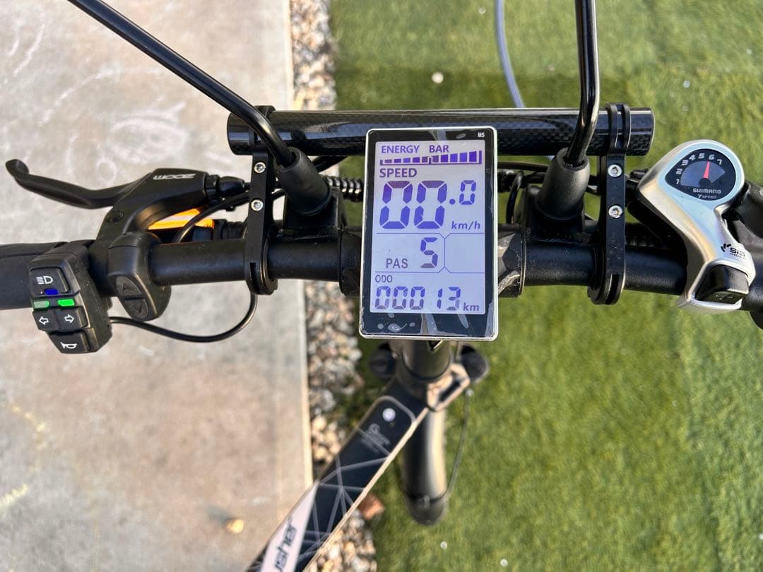 ほぼ新車12km サイラッシャー　XF 590