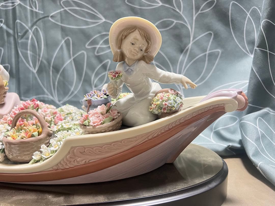 リヤドロ バルコ・デ・フローレス 廃盤品